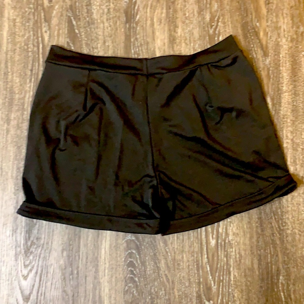 Casual button shorts - Picture 2 of 5
